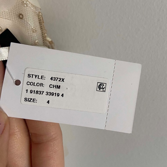 HOLIDAY PARTY NWT FLORAL APPLIQUÉ MIDI DRESS GOLD BRIDAL SHOWER BABY FORMAL - Picture 4 of 10